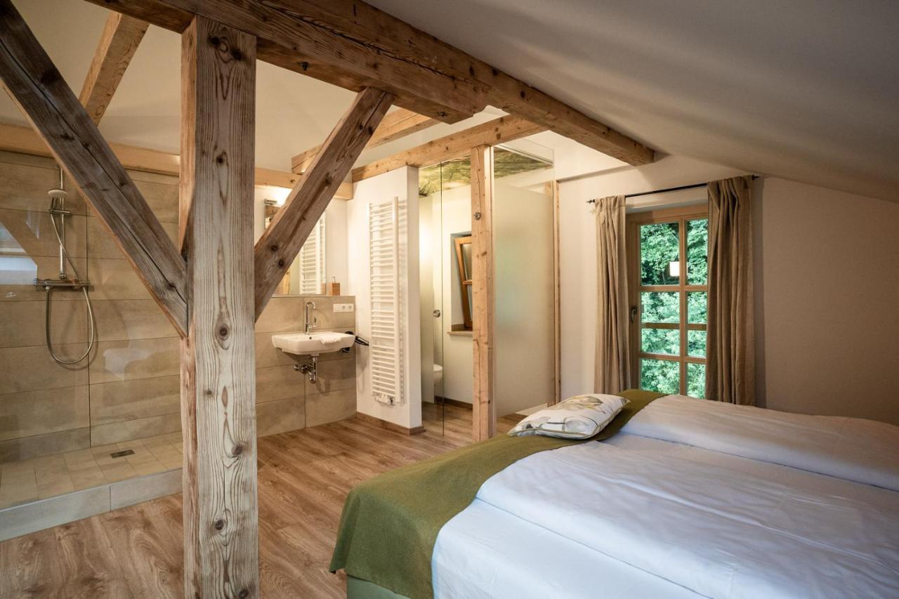 Forstgut - Premium Waldchalets Und Lodge Suiten Regen Ngoại thất bức ảnh